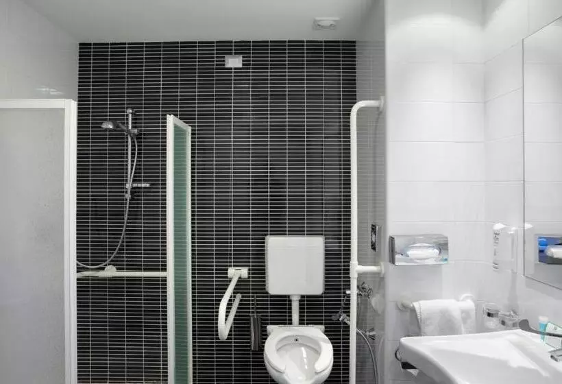 Отель Holiday Inn Milan Nord Zara, An Ihg