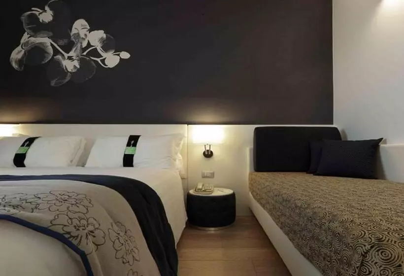 Отель Holiday Inn Milan Nord Zara, An Ihg