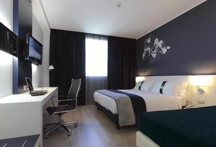 Отель Holiday Inn Milan Nord Zara, An Ihg