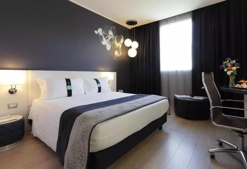 Отель Holiday Inn Milan Nord Zara, An Ihg