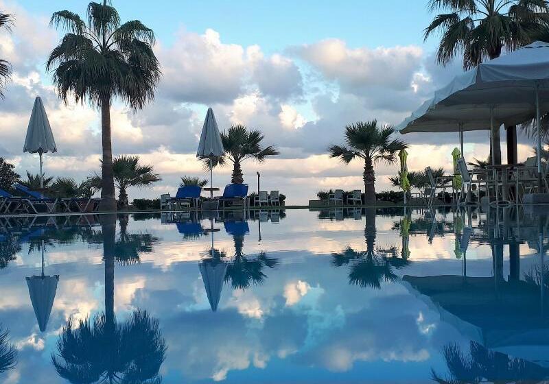 Otel Ilian Beach & Apartments