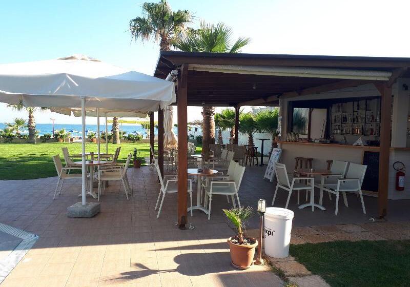 Otel Ilian Beach & Apartments