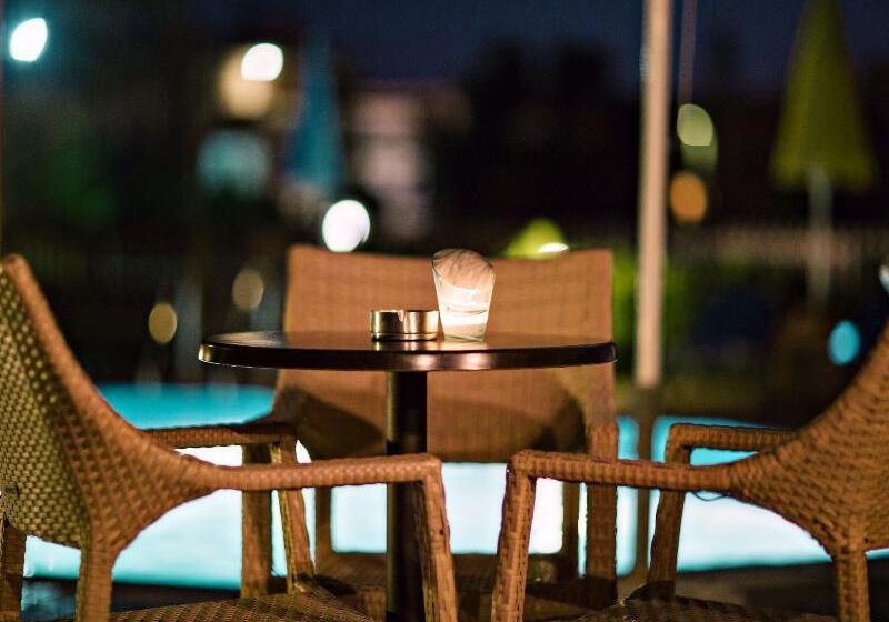 Otel Ilian Beach & Apartments