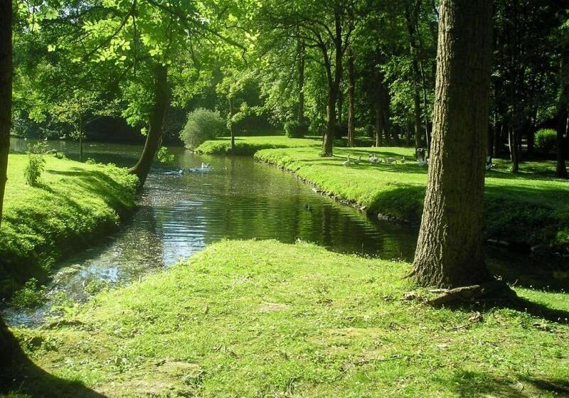 فندق Kyriad Crepy En Valois