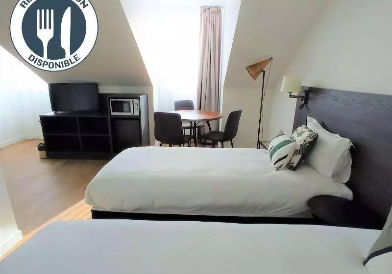 Отель Kyriad Crepy En Valois