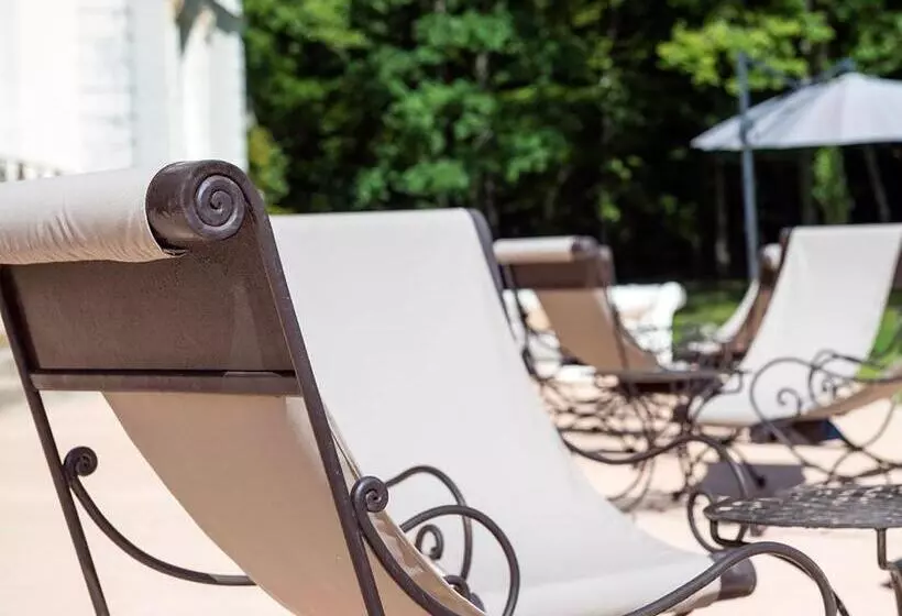 Отель Le Mans Country Club