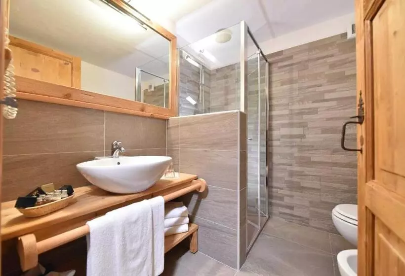 בית מלון כפרי Miravidi A Cervinia