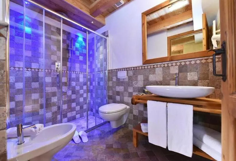 בית מלון כפרי Miravidi A Cervinia