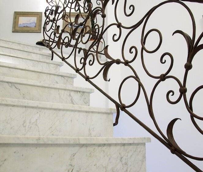 호텔 Palazzo Marzoli Charme Resort  Small Luxury