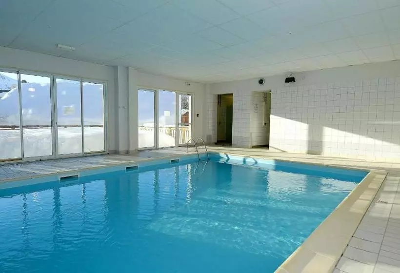 Отель Résidence Odalys Les Chalets De La Porte Des Saisons