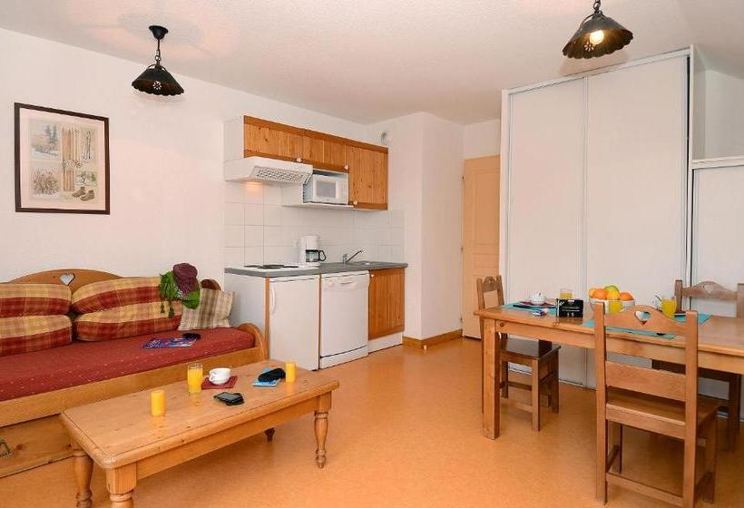 هتل Résidence Odalys Les Chalets De La Porte Des Saisons