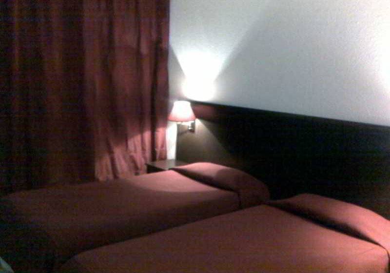 Отель Saint Roch