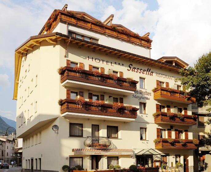 ホテル Sassella