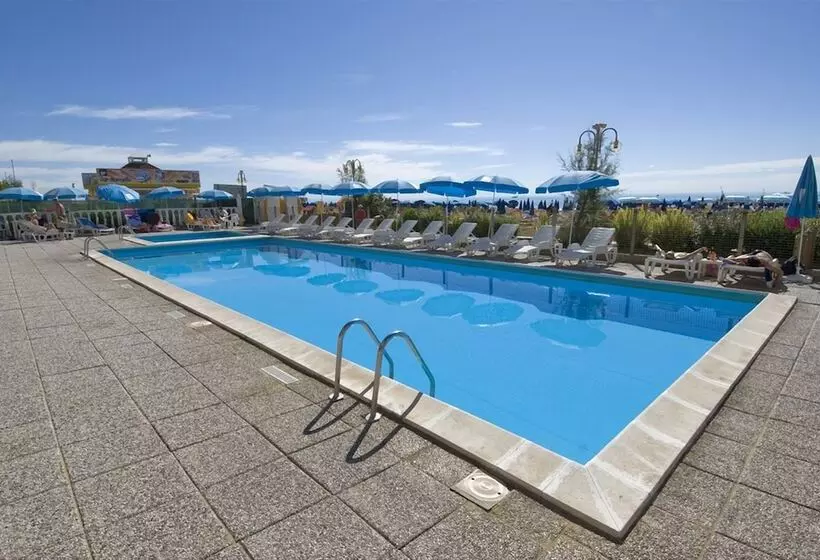 בית מלון כפרי Tritone