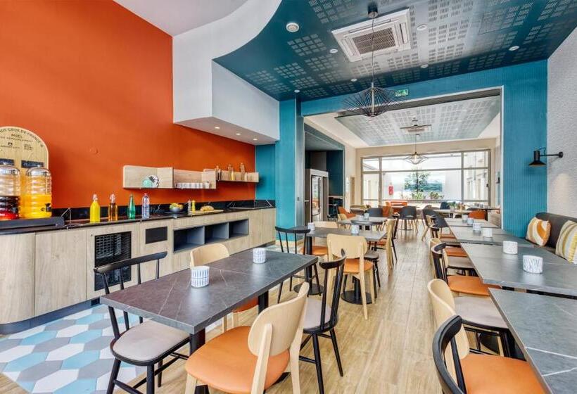 Appart City Confort Paris Clichy  Mairie