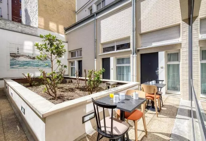 Appart City Confort Paris Clichy  Mairie