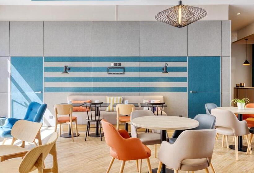 Appart City Confort Paris Clichy  Mairie