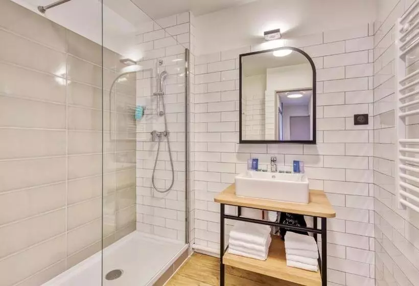 Appart City Confort Paris Clichy  Mairie