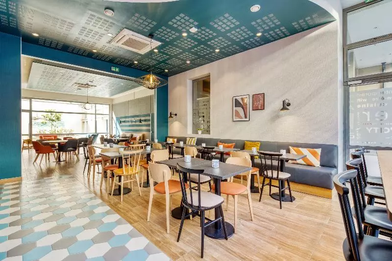 Appart City Confort Paris Clichy  Mairie