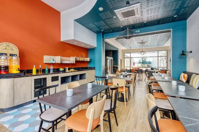 Appart City Confort Paris Clichy  Mairie