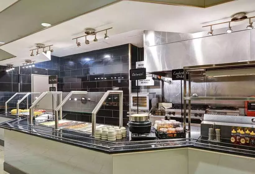 Отель Embassy Suites By Hilton Orlando Downtown