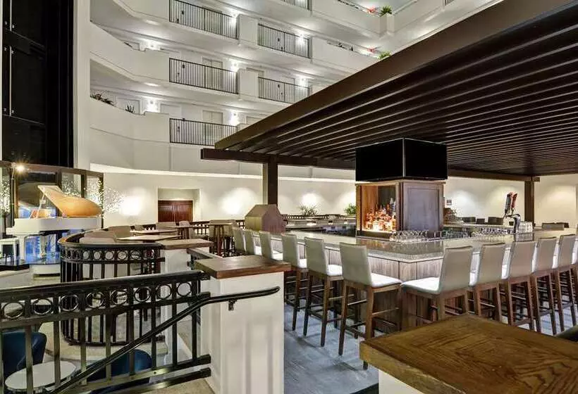 Отель Embassy Suites By Hilton Orlando Downtown