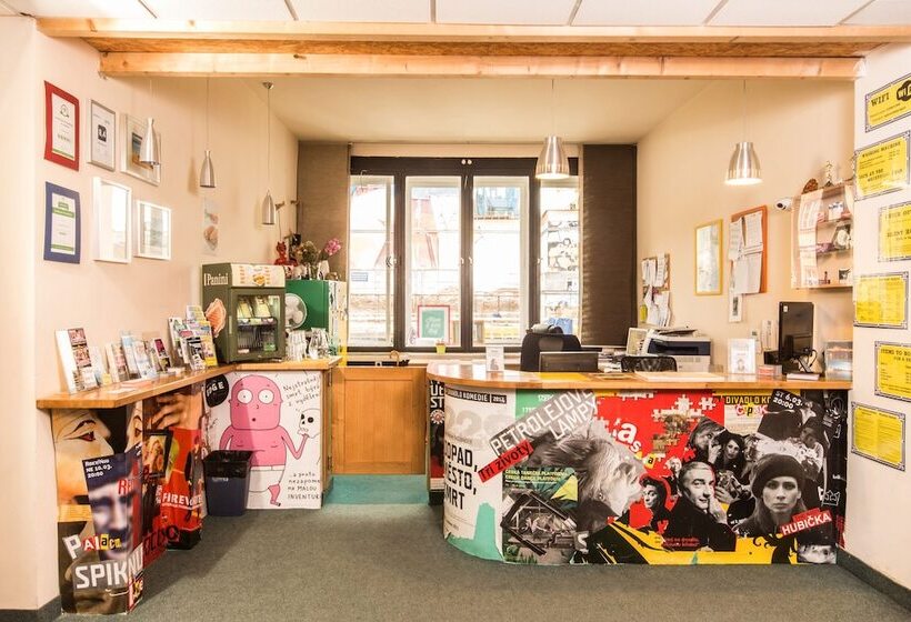 هتل Hostel Downtown