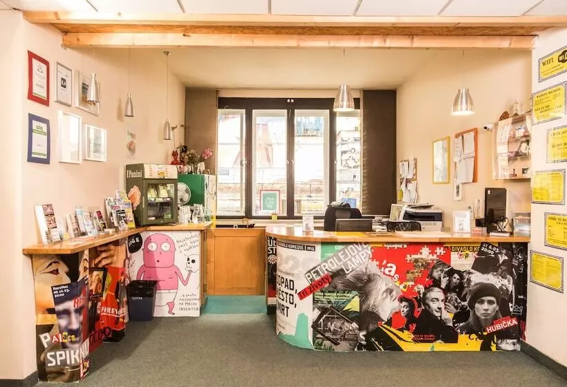 هتل Hostel Downtown