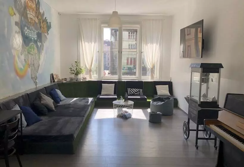 هتل Hostel Downtown