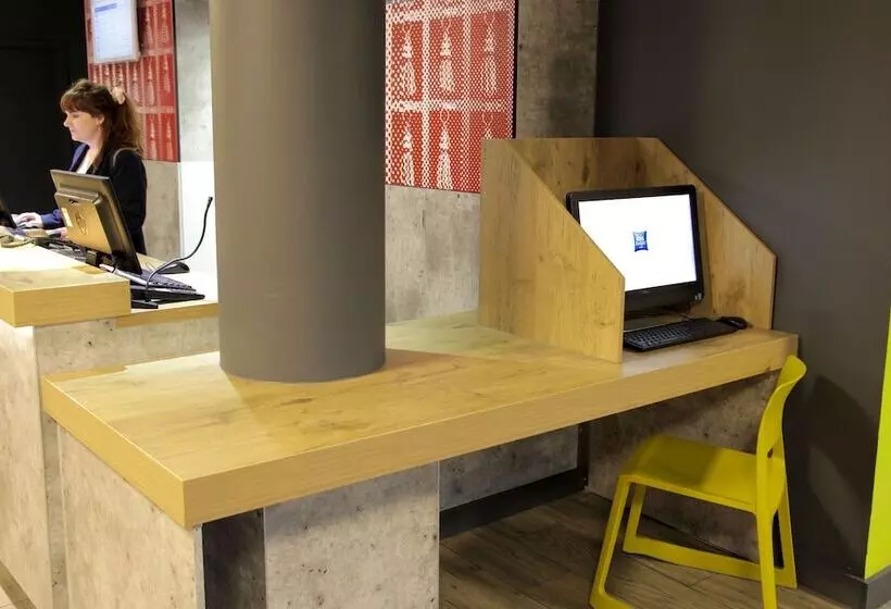 ホテル Ibis Budget Manchester Salford Quays