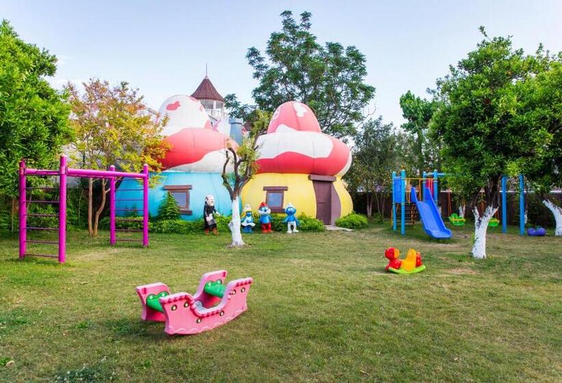 בית מלון כפרי Kemer Dream