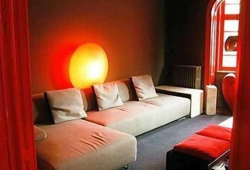 Hotel Monty Small Design