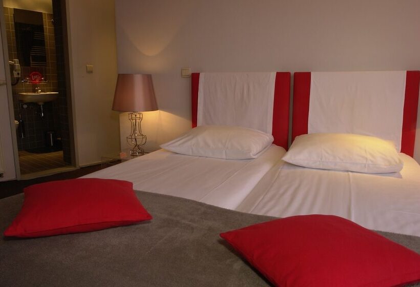 Hotel Monty Small Design