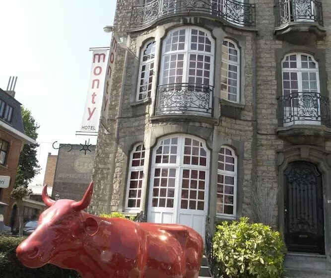 Hotel Monty Small Design