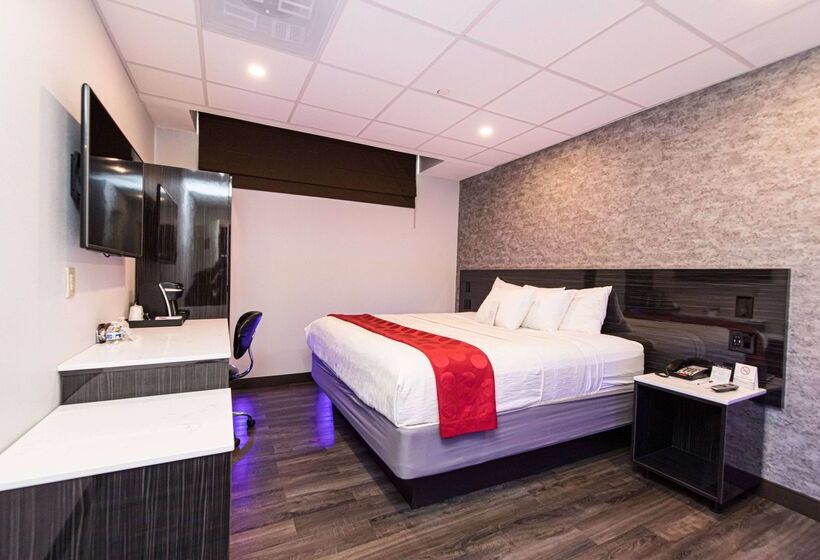 Отель Ramada By Wyndham Bronx