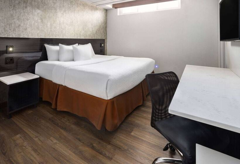 Отель Ramada By Wyndham Bronx