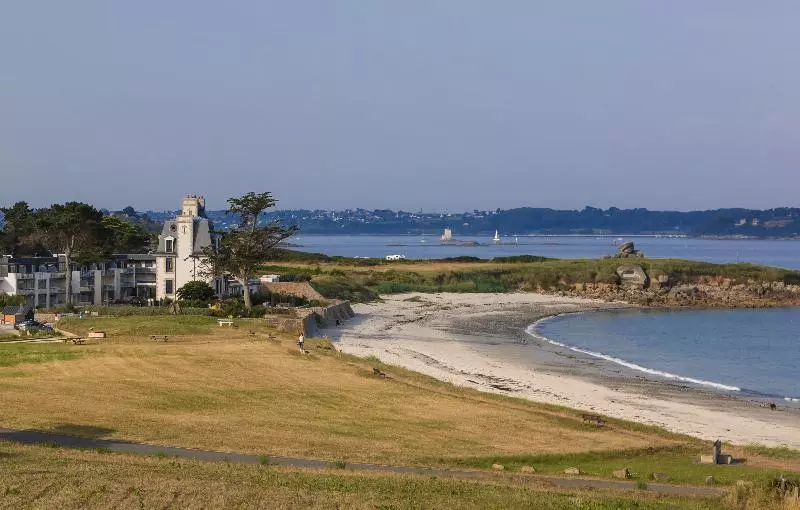 Отель Résidence Odalys Domaine Des Roches Jaunes