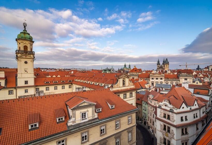 هتل Royal Road Residence