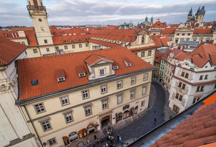 هتل Royal Road Residence