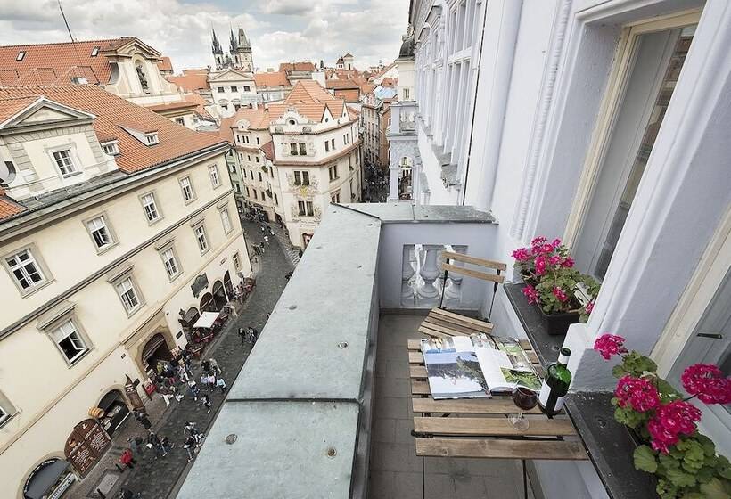 هتل Royal Road Residence