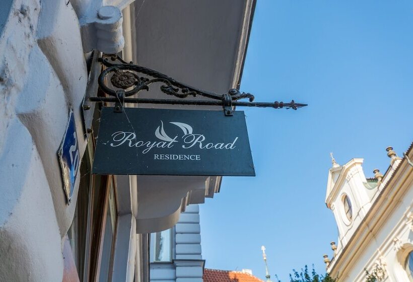 هتل Royal Road Residence