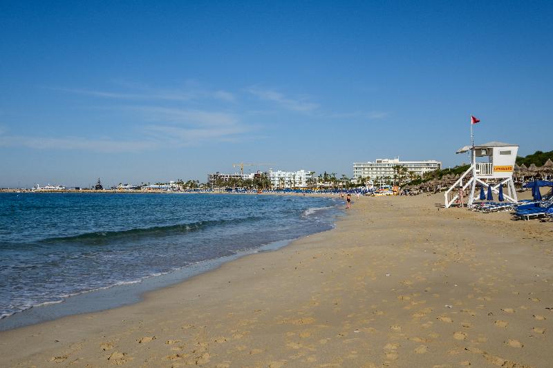 Отель Sanders Florida