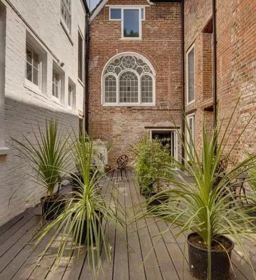 酒店 Stone Court House