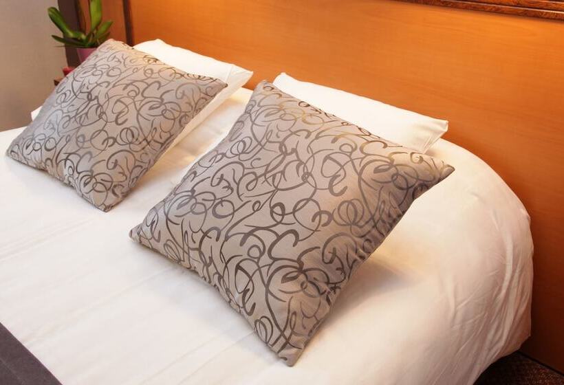 בית מלון כפרי The Originals City, Hôtel Paraylemonial