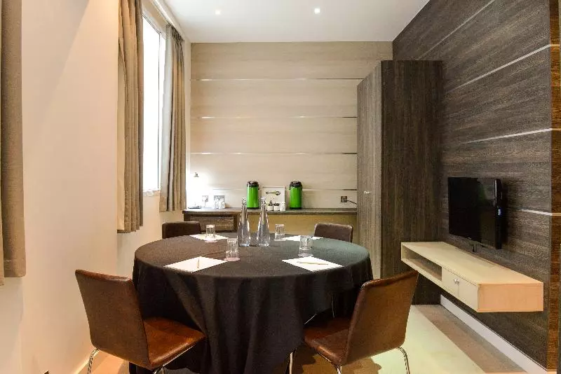 فندق The Wesley Euston