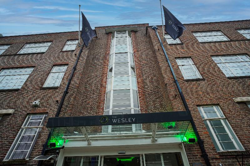 هتل The Wesley Euston