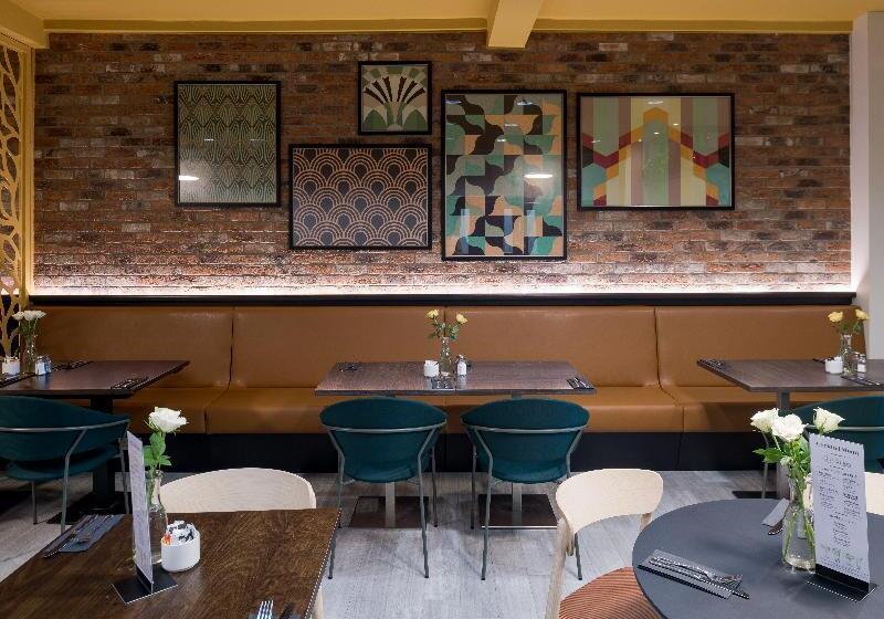 هتل The Wesley Euston