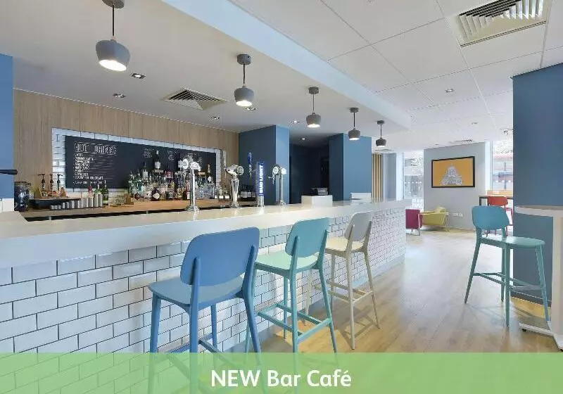 בית מלון כפרי Travelodge London Central Waterloo