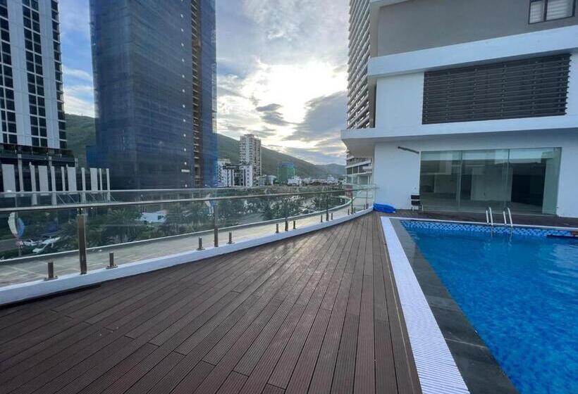 Flc Sea Tower Condotel