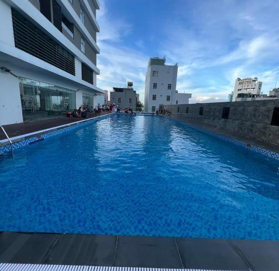 Flc Sea Tower Condotel